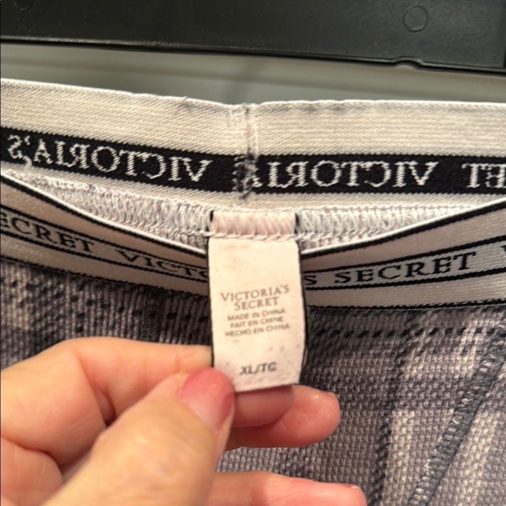 Victoria's Secret Heather Gray Lounge Pants size XL - Picture 2 of 5